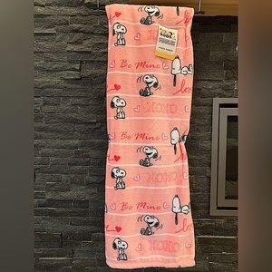 Peanuts Snoopy Valentines Plush Throw Blanket